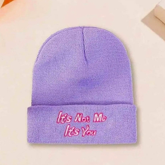 ❌️SOLD❌️ It's not me it's you * embroidered beanie - NEW - Picture 2 of 2